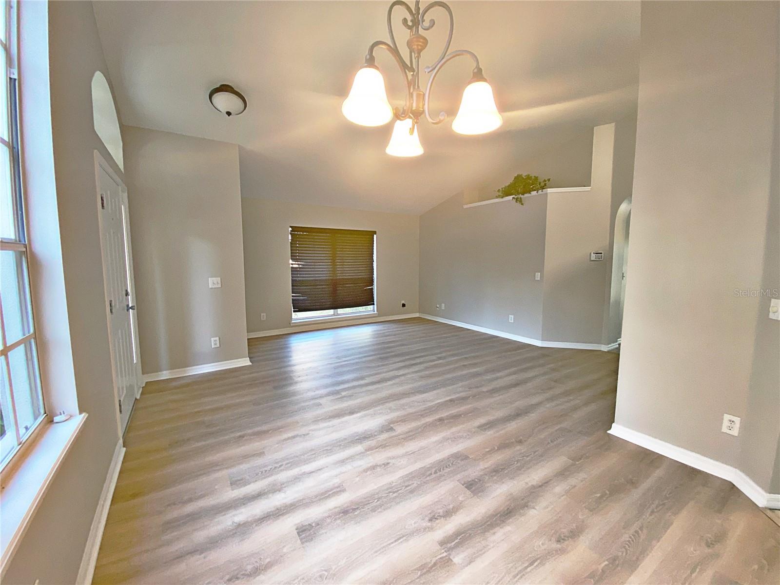 Image 8 of 21 For 16834 Rockwell Heights Lane