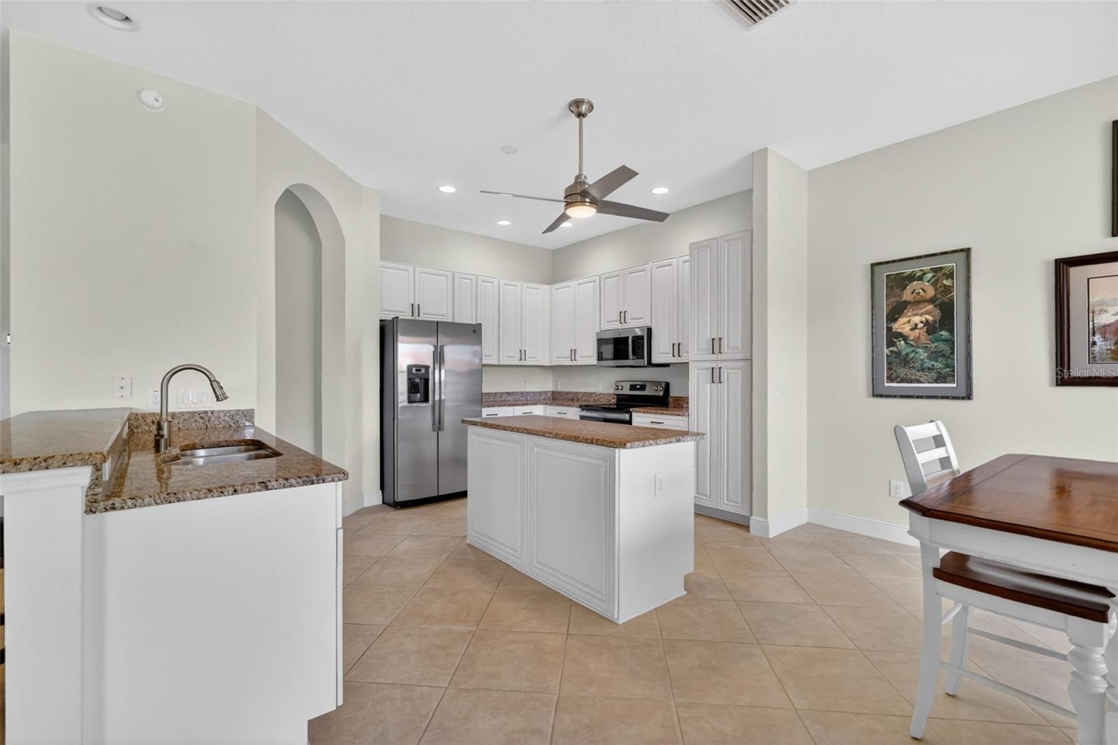 Image 11 of 49 For 10180 Lake Miona Way