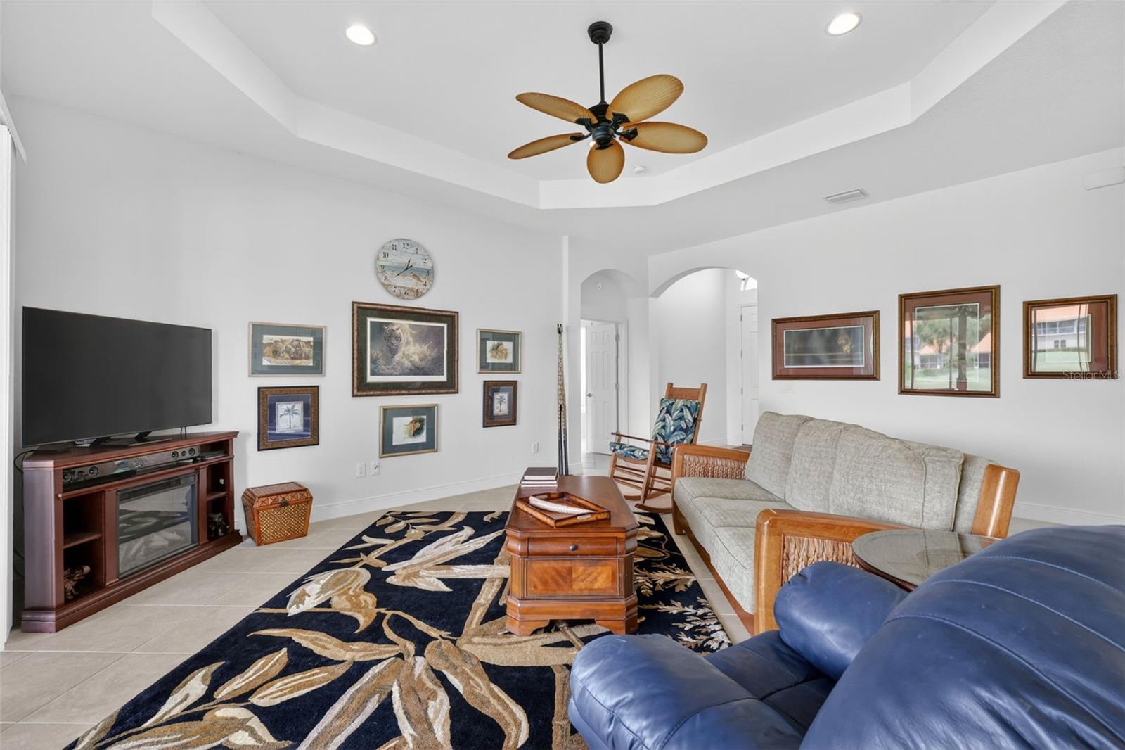 Image 17 of 49 For 10180 Lake Miona Way