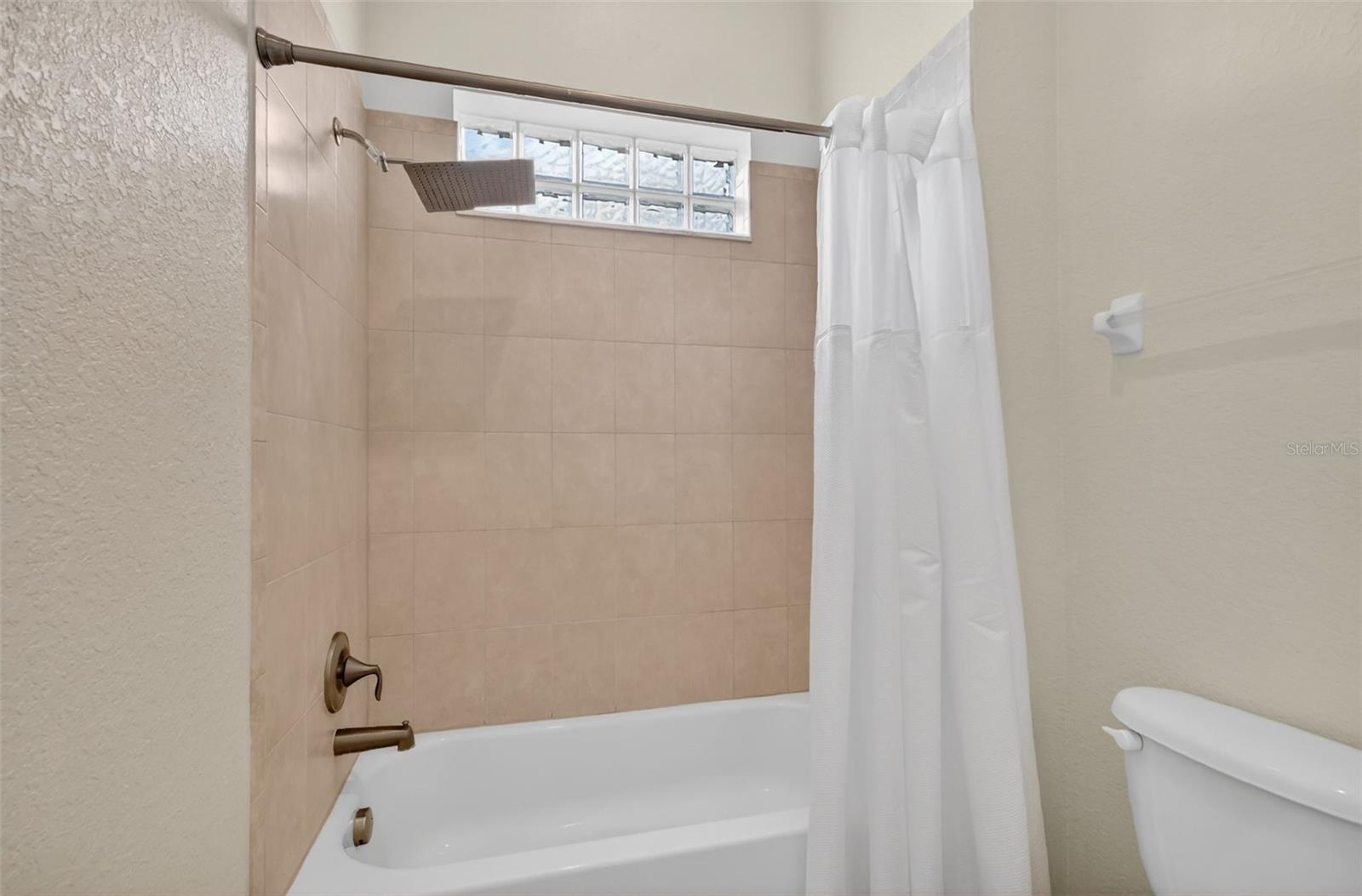 Image 30 of 49 For 10180 Lake Miona Way