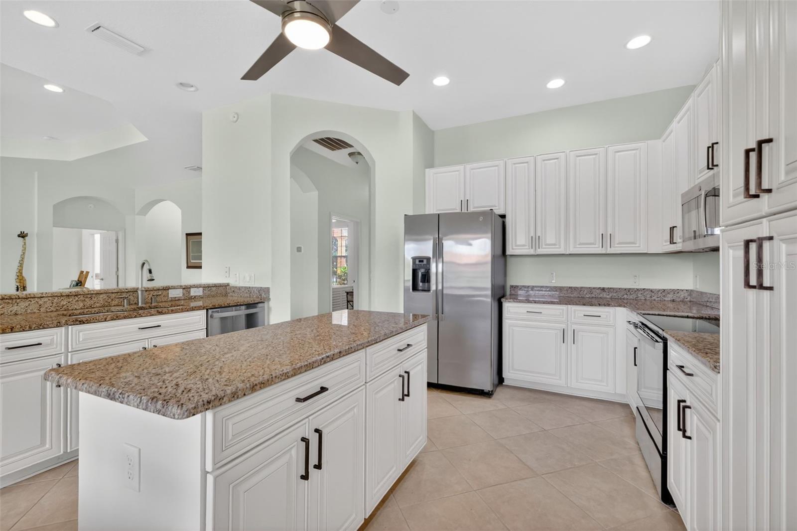 Image 7 of 49 For 10180 Lake Miona Way