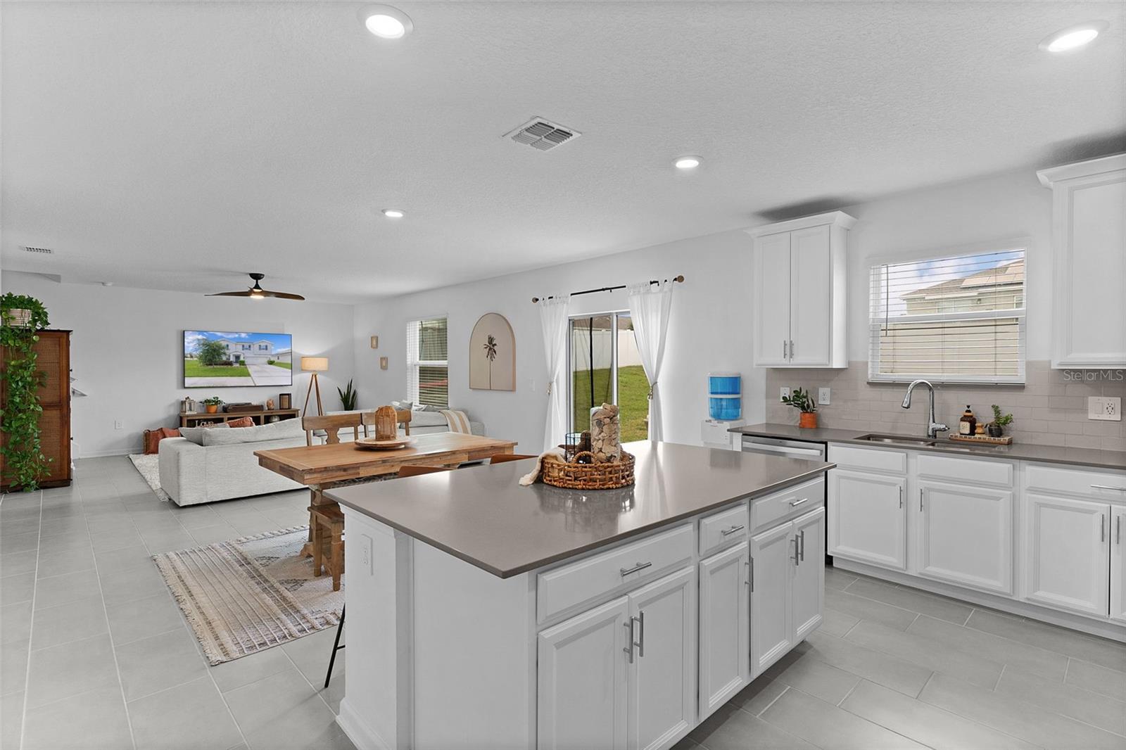 Image 20 of 73 For 779 Kapi Drive