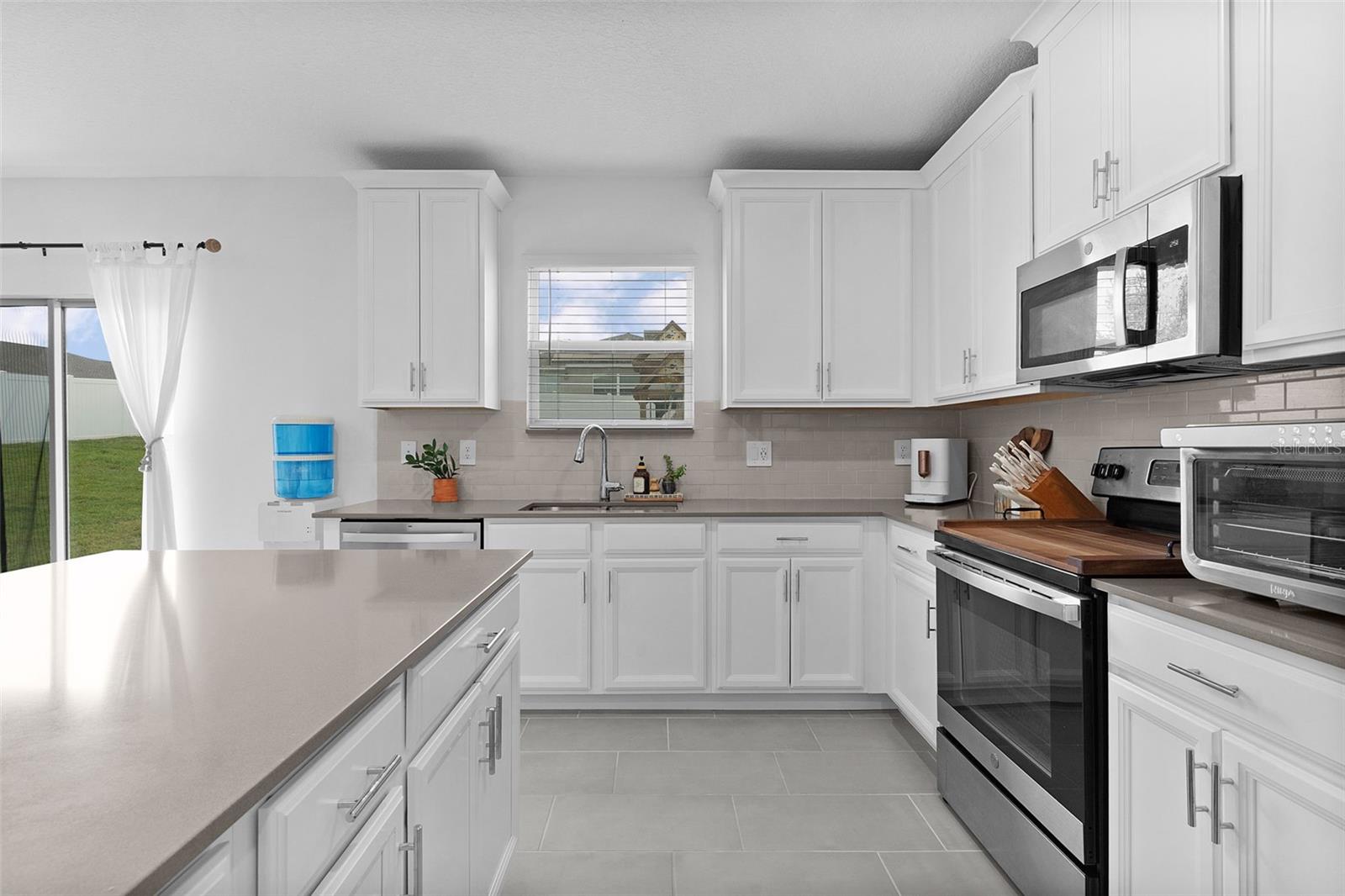 Image 25 of 73 For 779 Kapi Drive