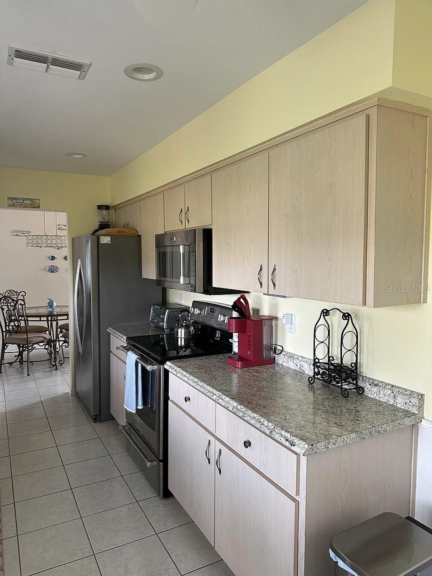 Image 3 of 18 For 17808 107th Terrace