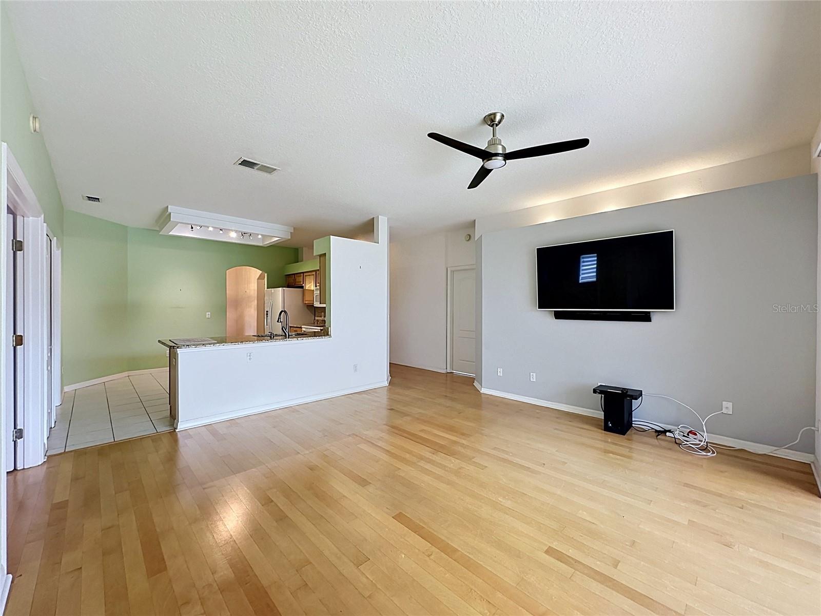 Image 14 of 67 For 4127 Kingsley Street