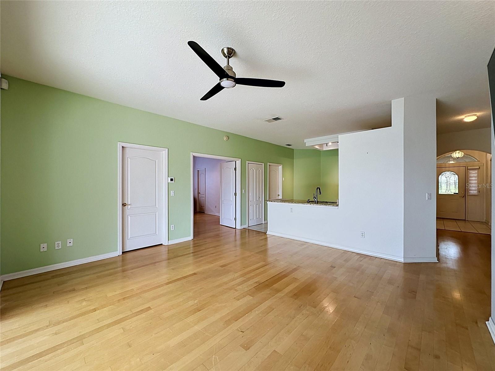 Image 18 of 67 For 4127 Kingsley Street