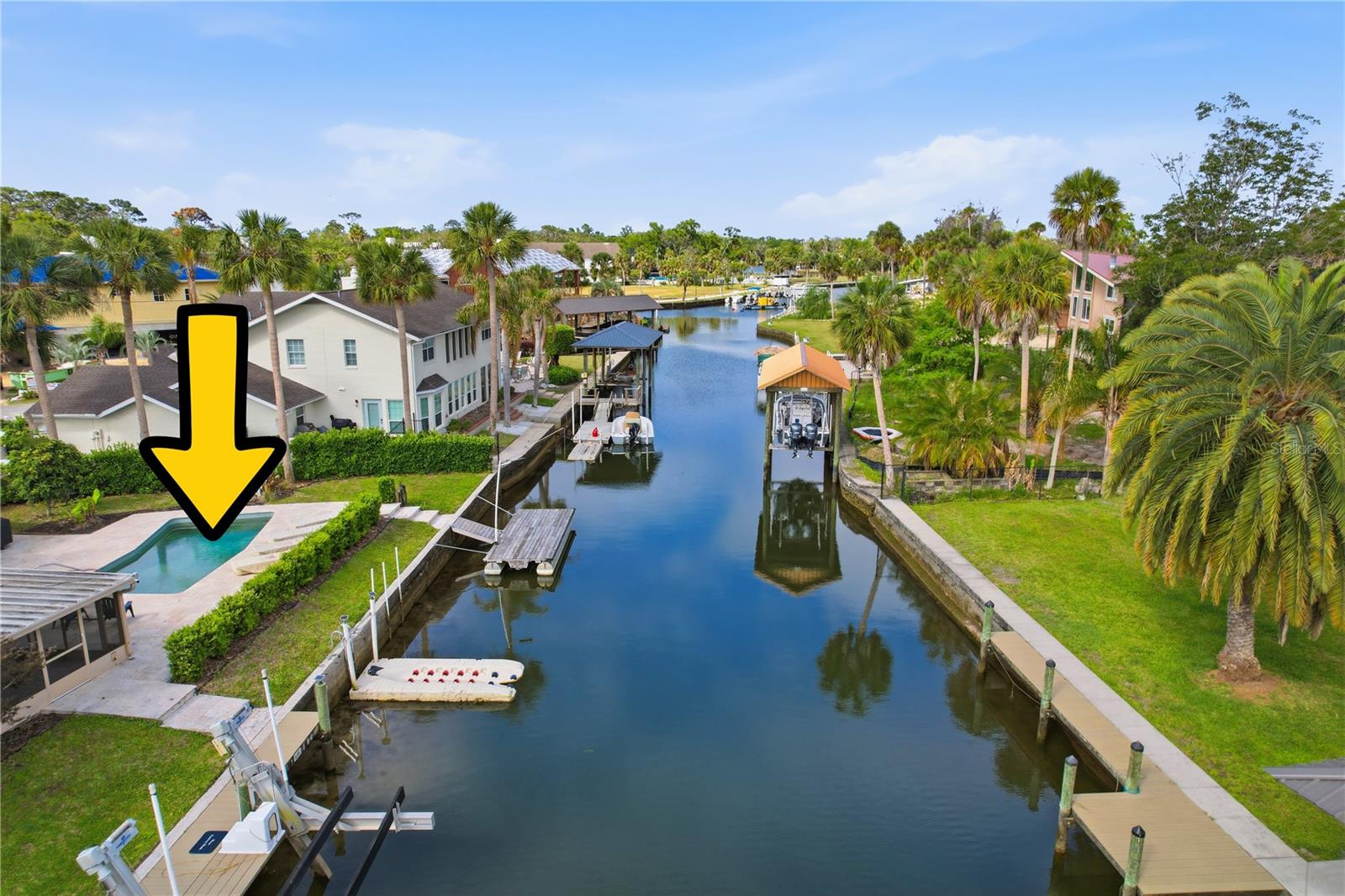 Image 32 of 49 For 9235 Harbor Isle Court