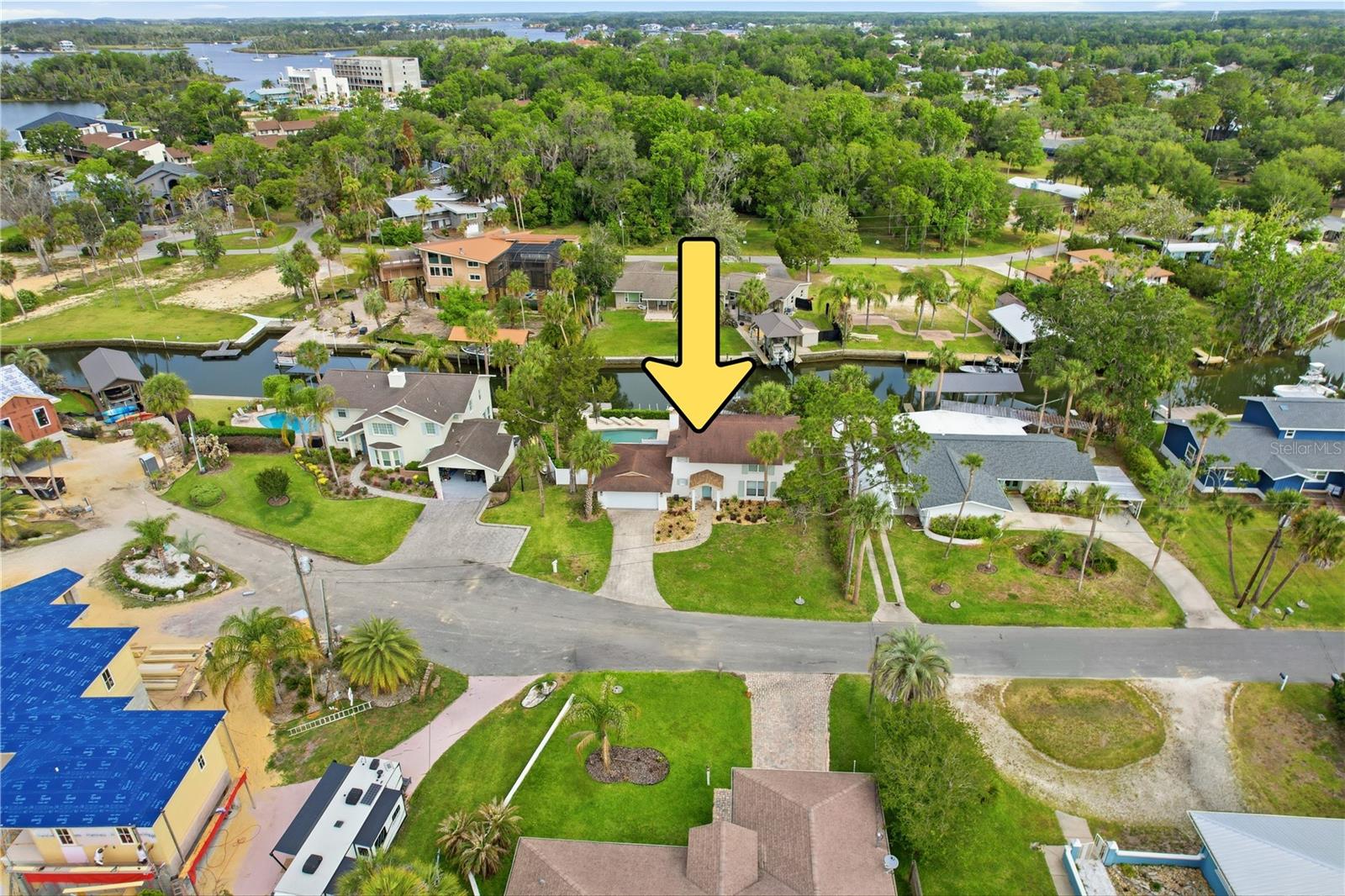 Image 33 of 49 For 9235 Harbor Isle Court