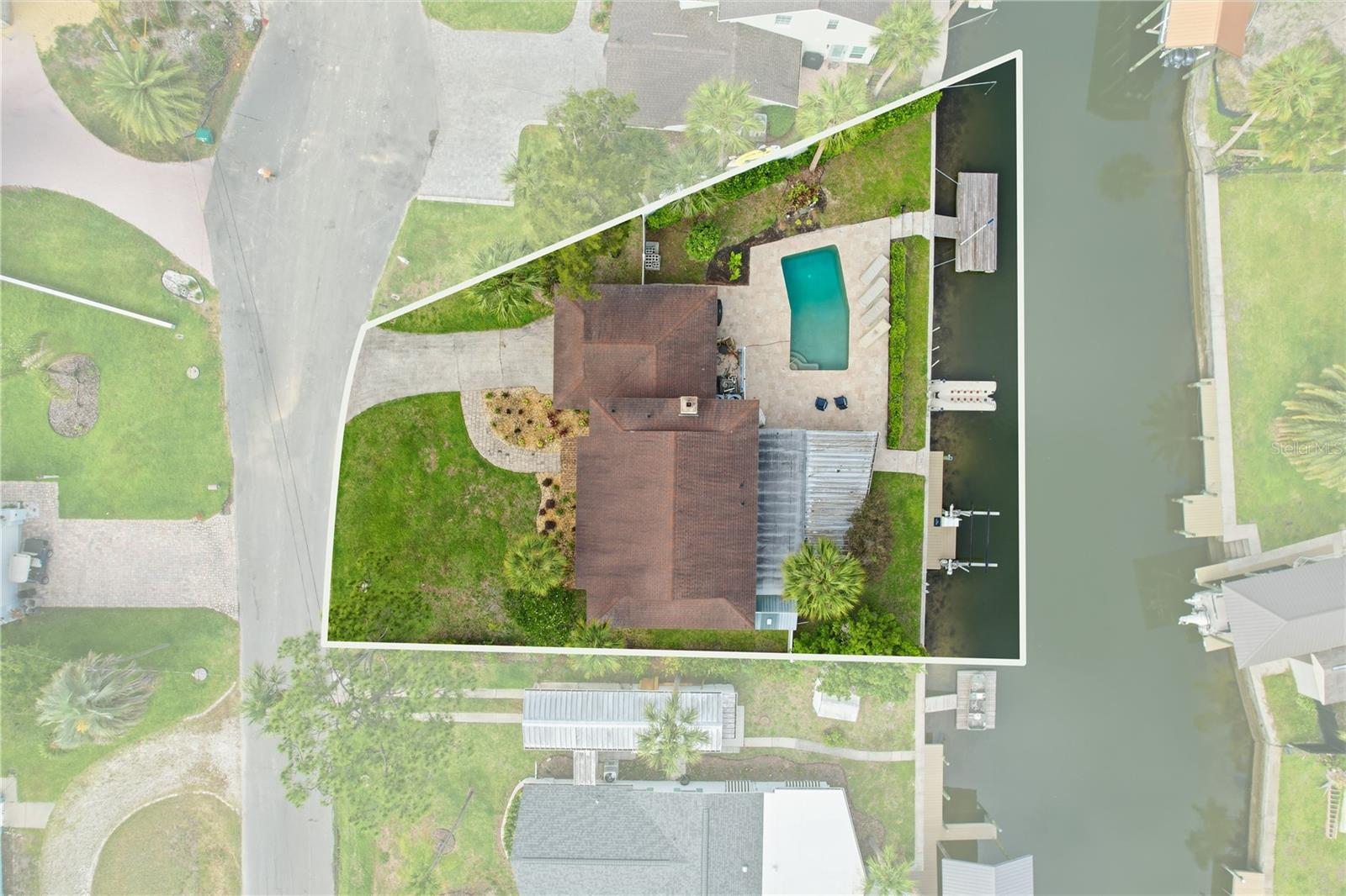 Image 34 of 49 For 9235 Harbor Isle Court