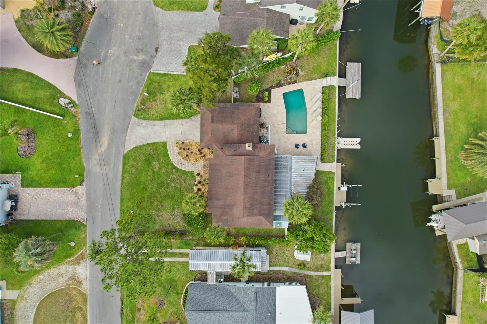 Image 35 of 49 For 9235 Harbor Isle Court