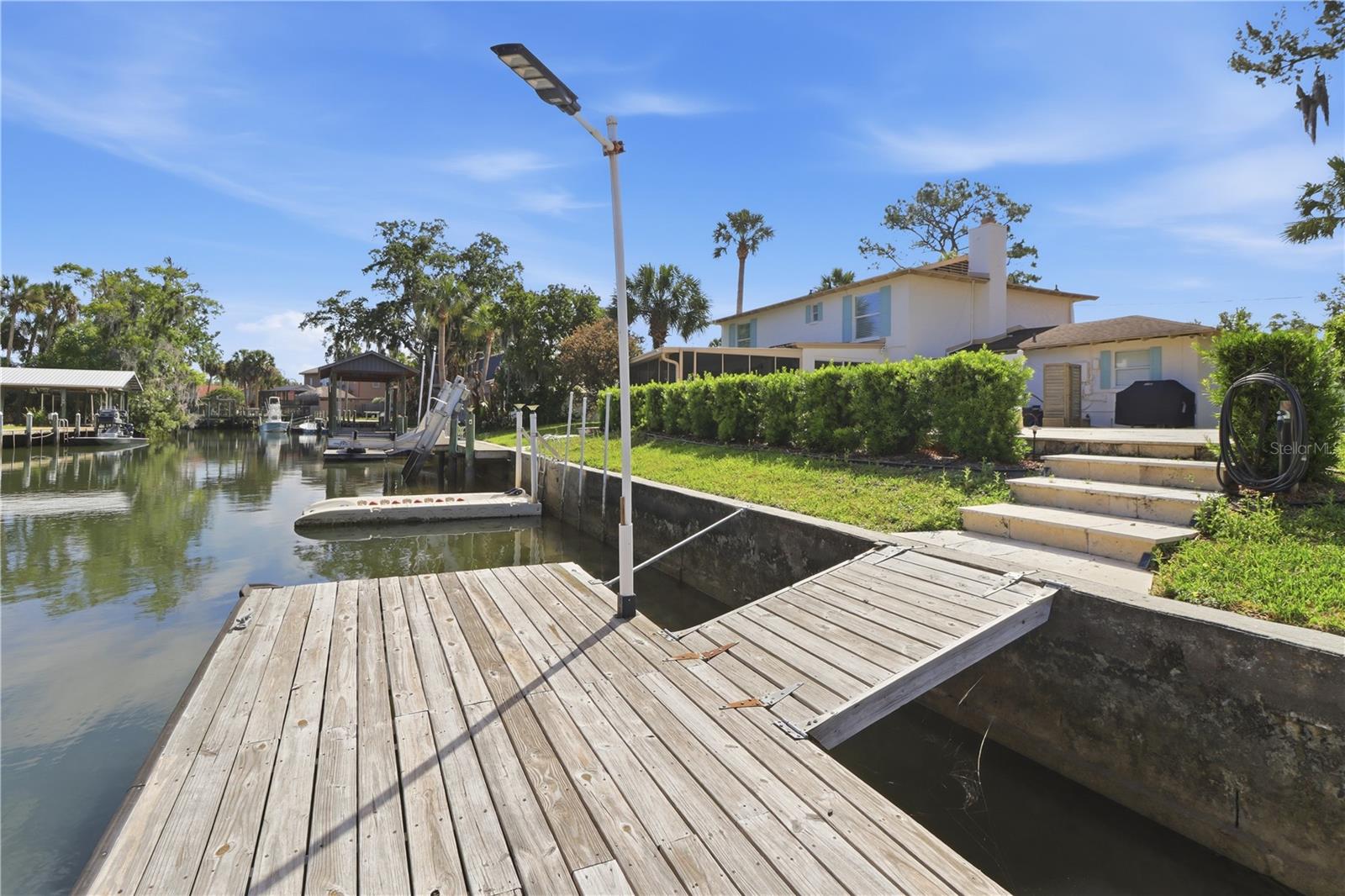 Image 38 of 49 For 9235 Harbor Isle Court