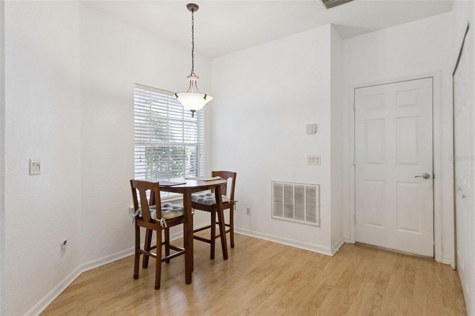 Image 10 of 51 For 9073 Saint Andrews Way