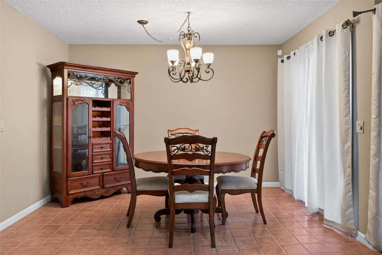 Listing photo id 5 for 603 Waterwood Drive