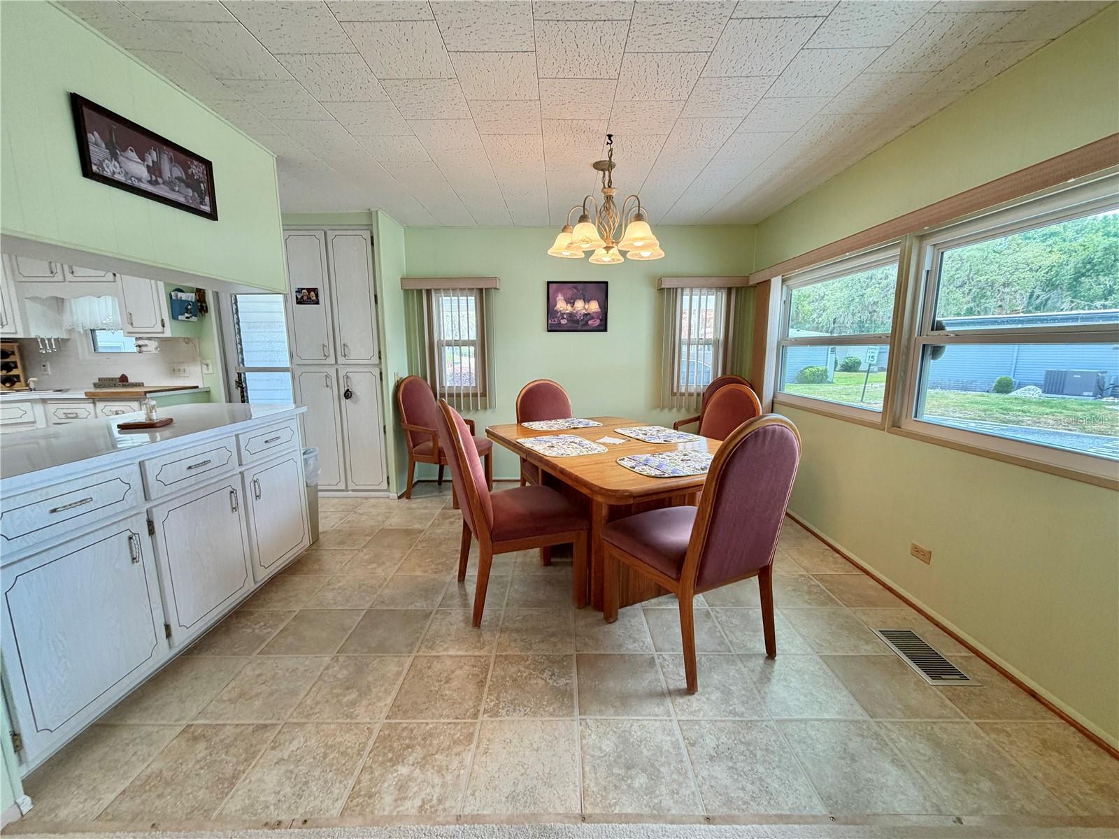 Image 12 of 47 For 223 Hawthorne Boulevard