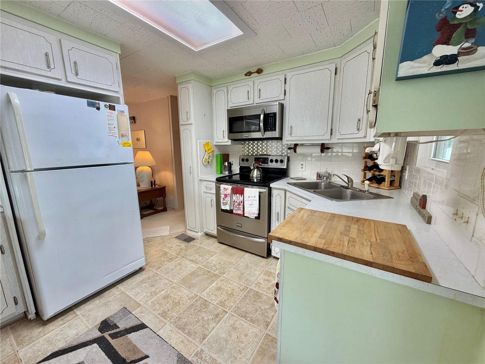 Image 17 of 47 For 223 Hawthorne Boulevard
