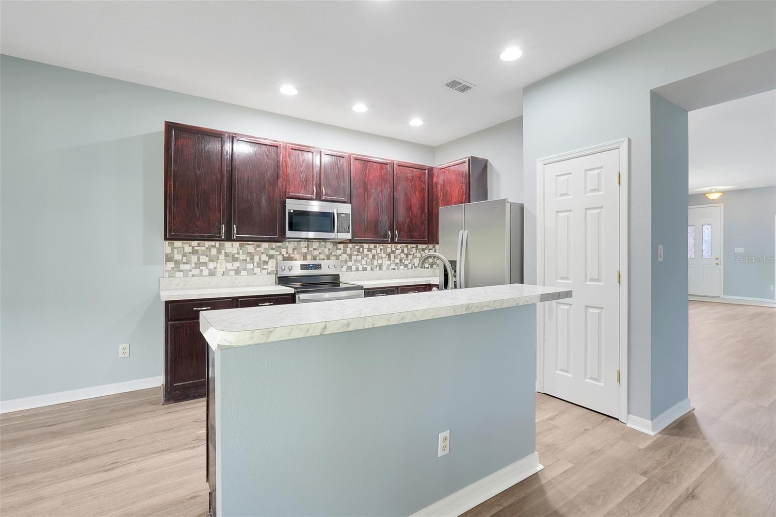 Image 15 of 35 For 1141 Greenley Avenue