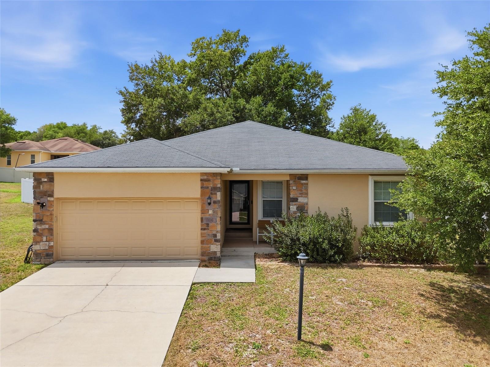 Details for 306 Stonepoint Lane, LADY LAKE, FL 32159
