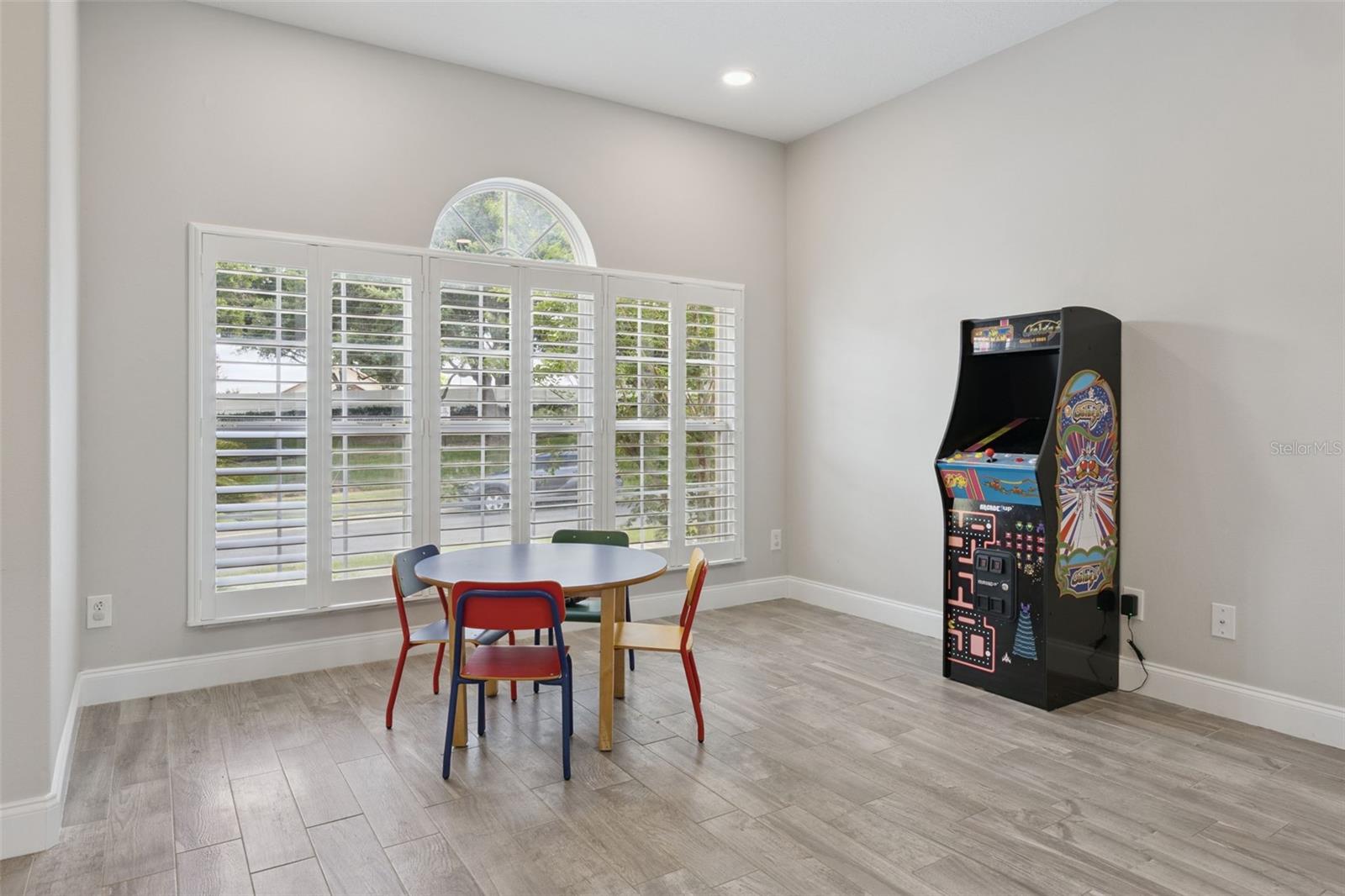 Image 10 of 35 For 465 Rob Roy Drive
