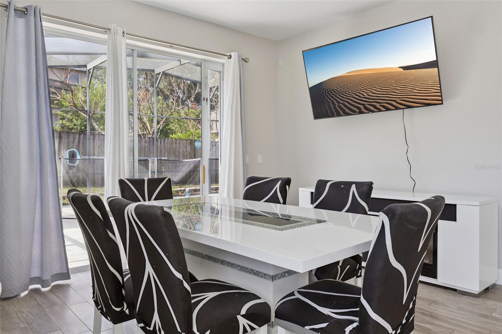 Image 16 of 35 For 465 Rob Roy Drive