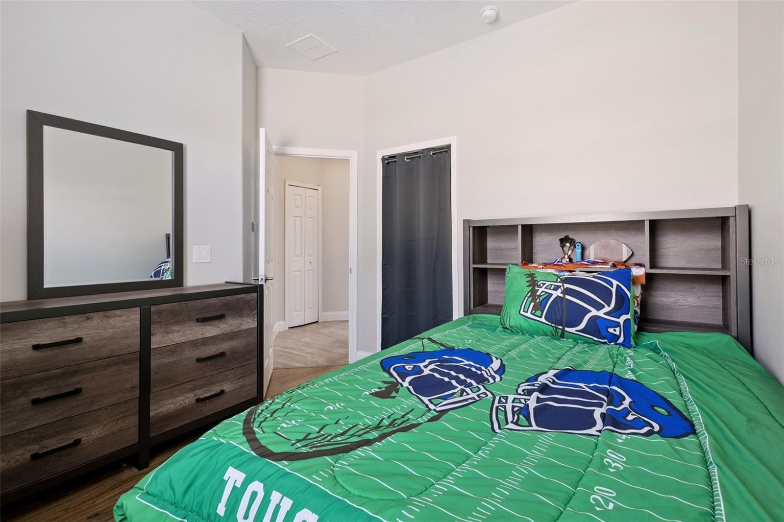Image 24 of 35 For 465 Rob Roy Drive