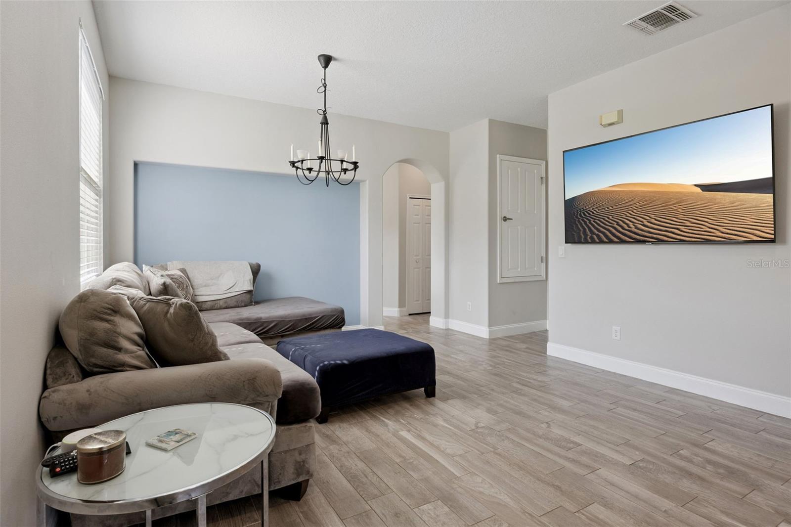 Image 9 of 35 For 465 Rob Roy Drive