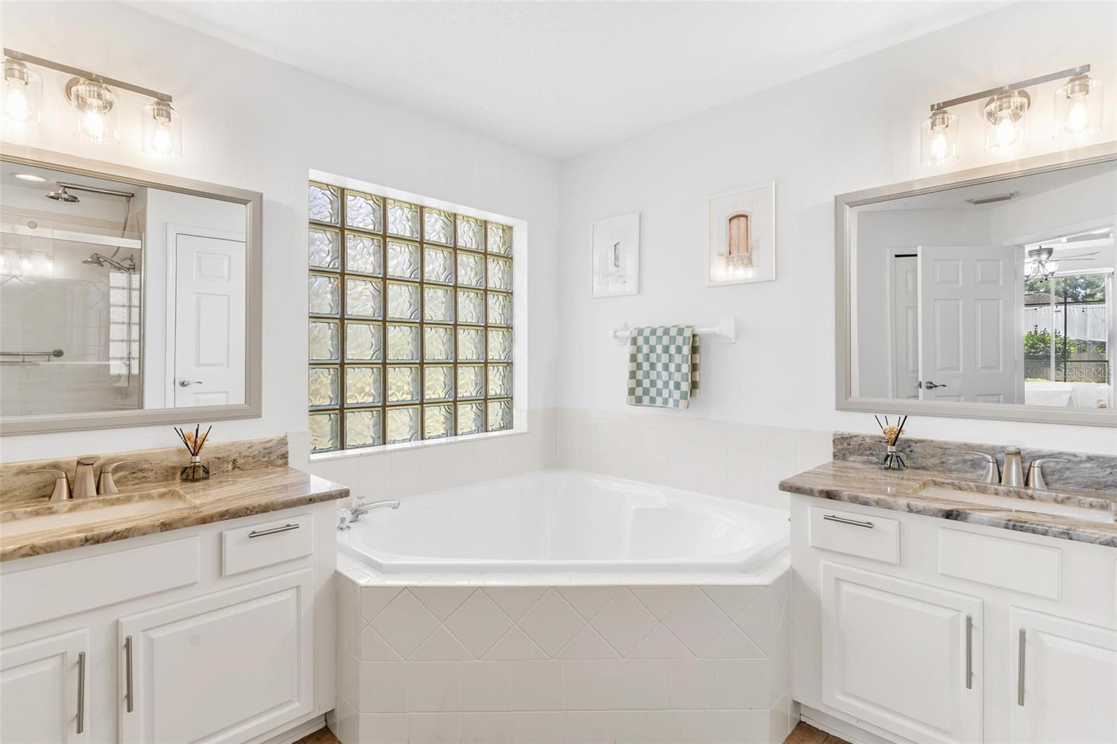 Image 19 of 44 For 10342 Pleasant View Drive