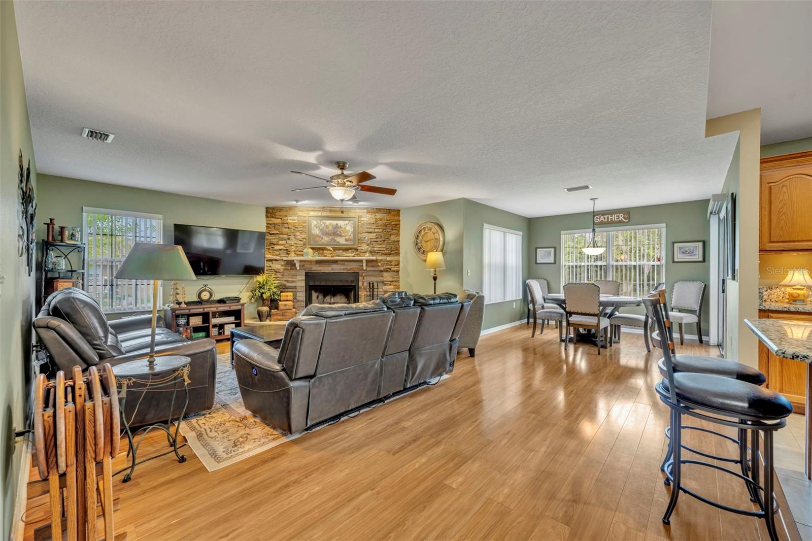 Image 11 of 78 For 15241 Shady Lane