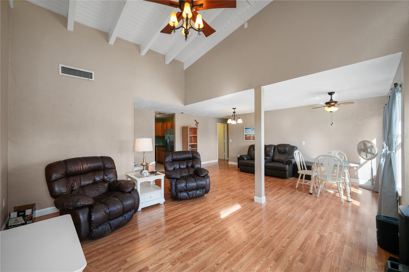 Image 22 of 39 For 17203 Sandalwood Drive