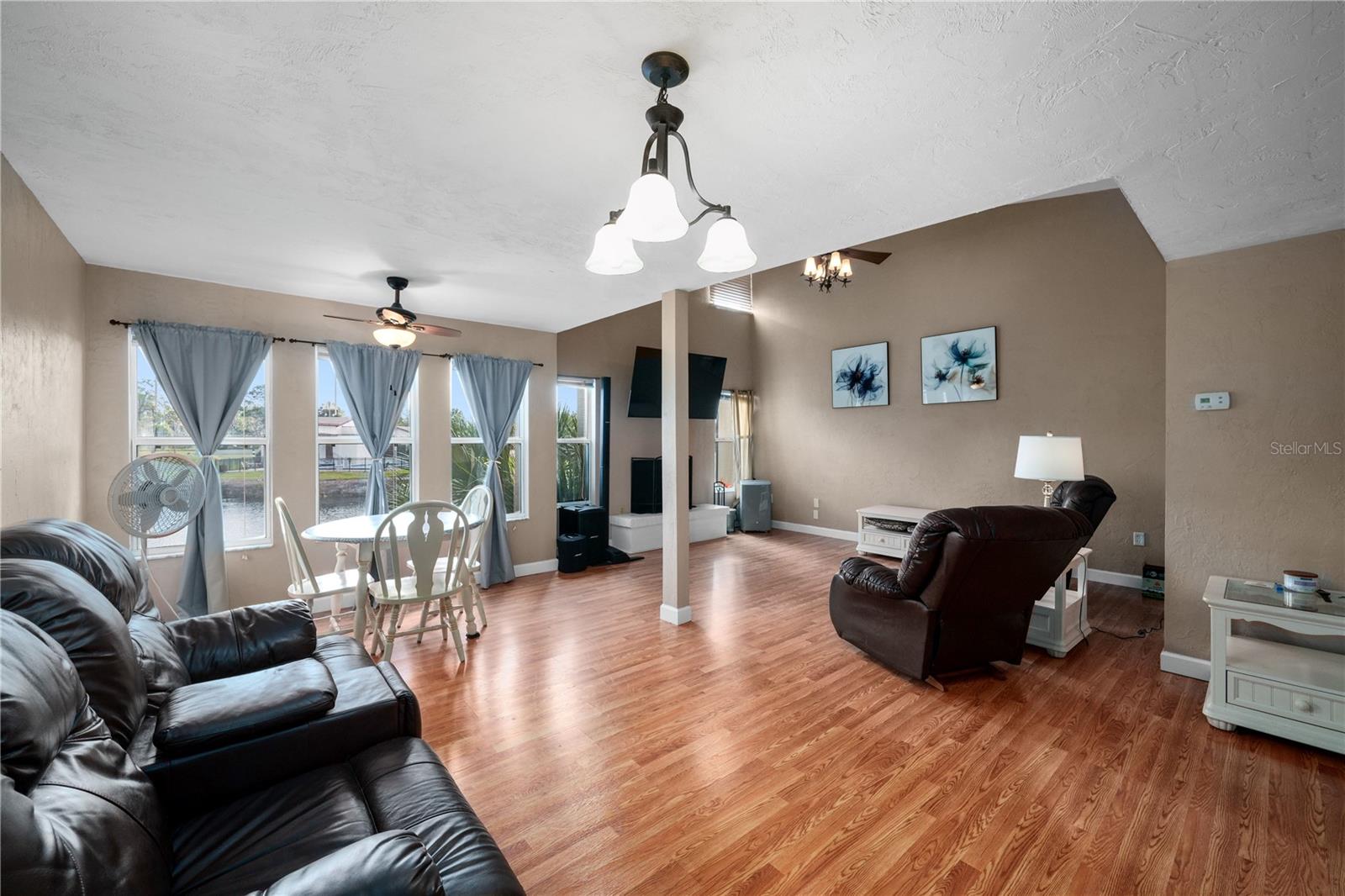 Image 26 of 39 For 17203 Sandalwood Drive