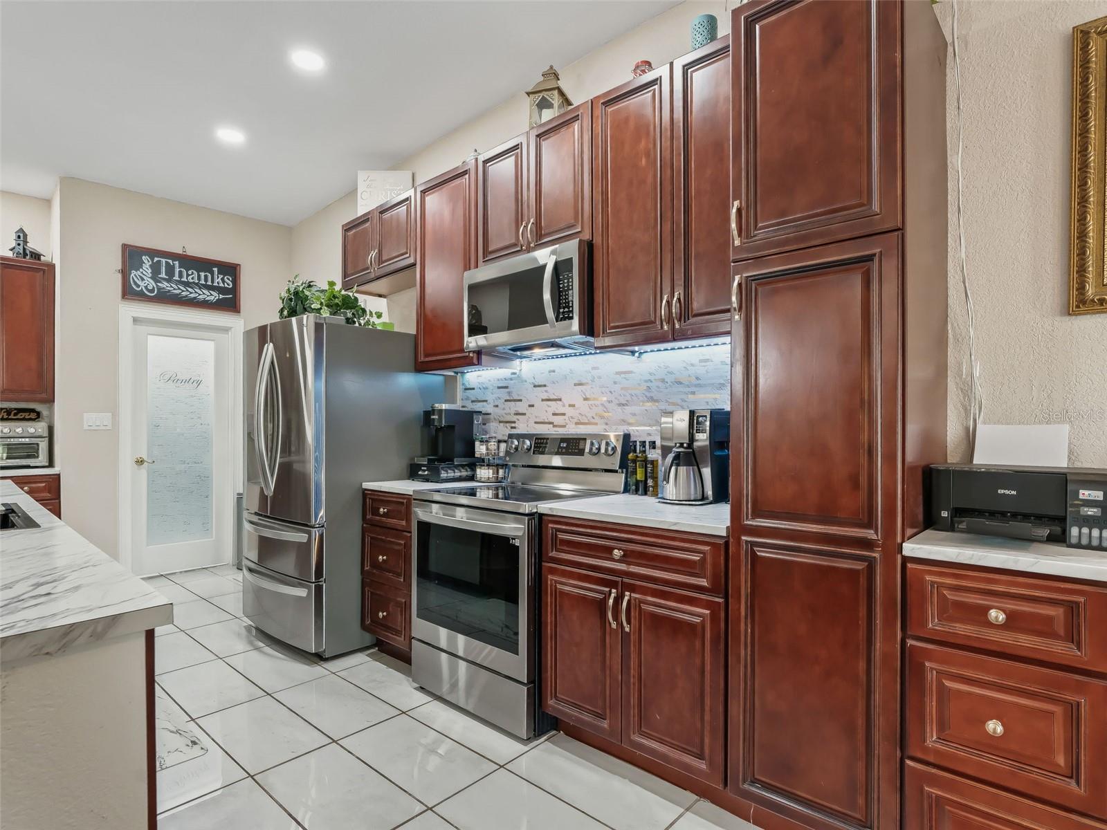 Image 10 of 63 For 7157 Knoxville Dr