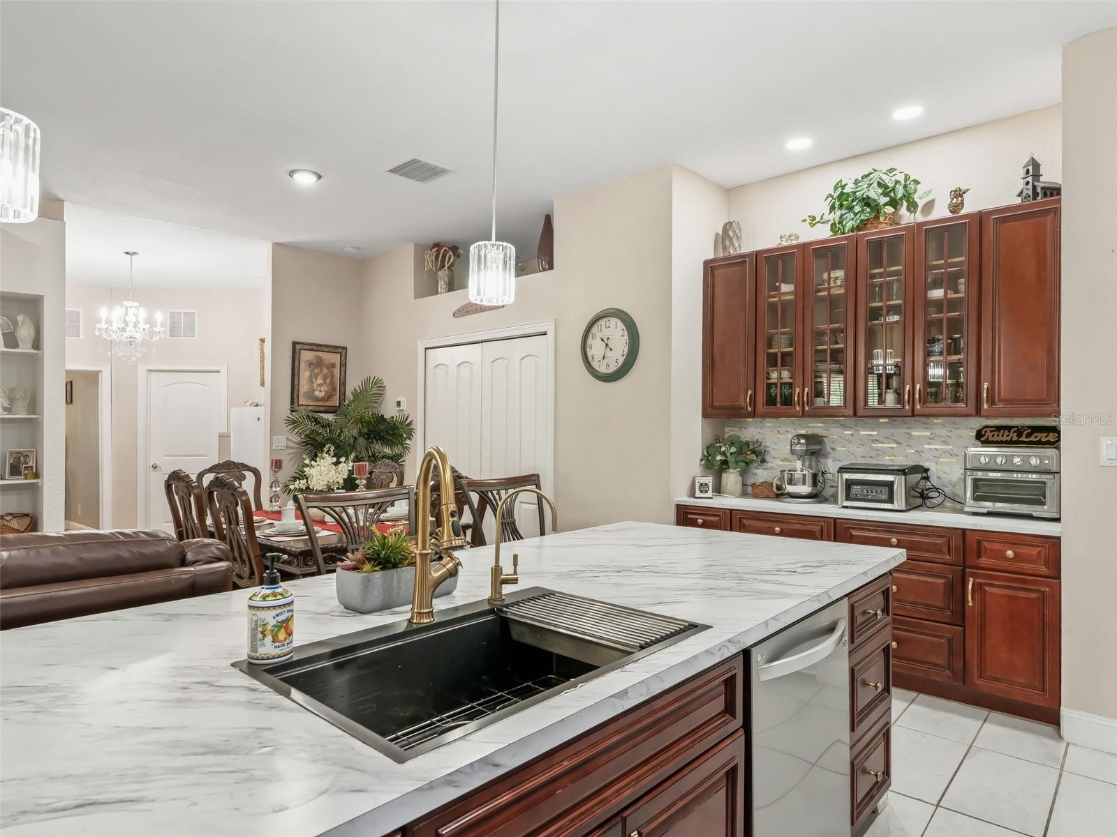 Image 11 of 63 For 7157 Knoxville Dr