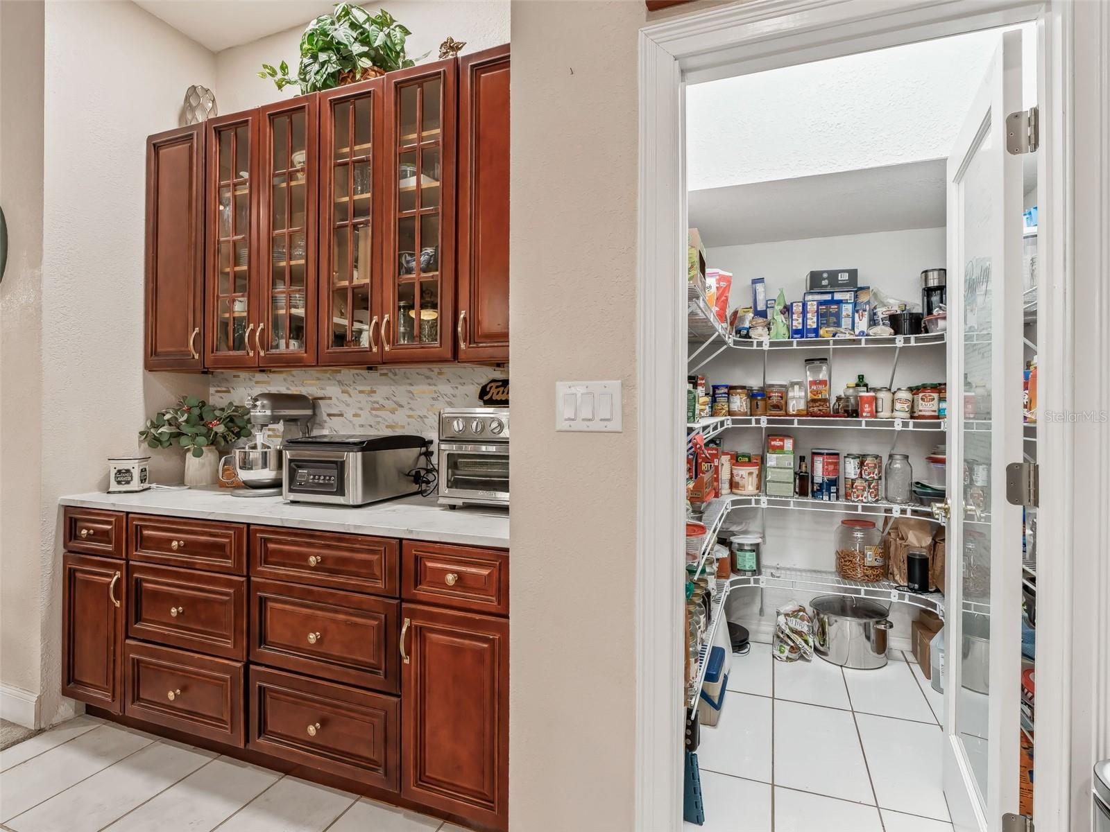 Image 12 of 63 For 7157 Knoxville Dr