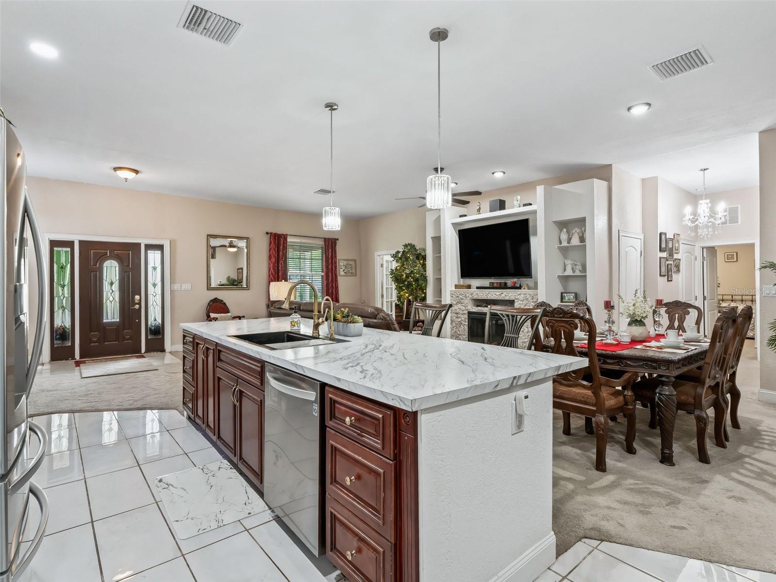 Image 14 of 63 For 7157 Knoxville Dr