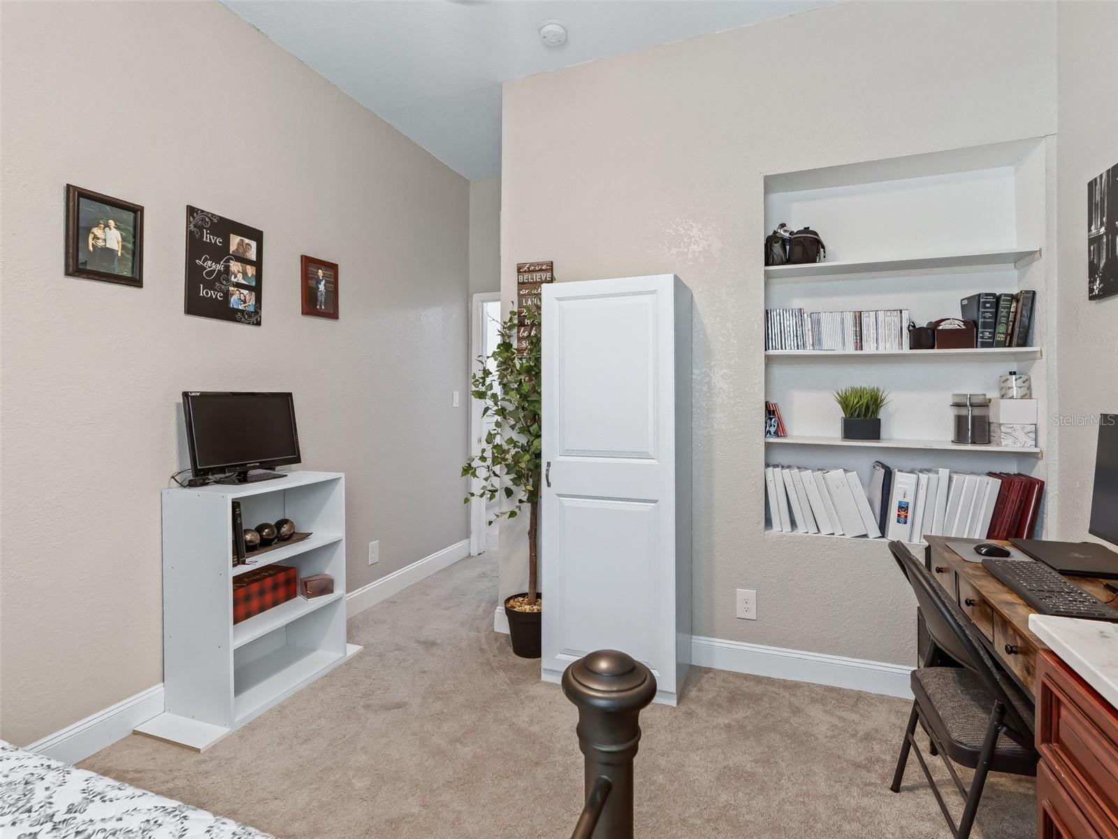 Image 21 of 63 For 7157 Knoxville Dr