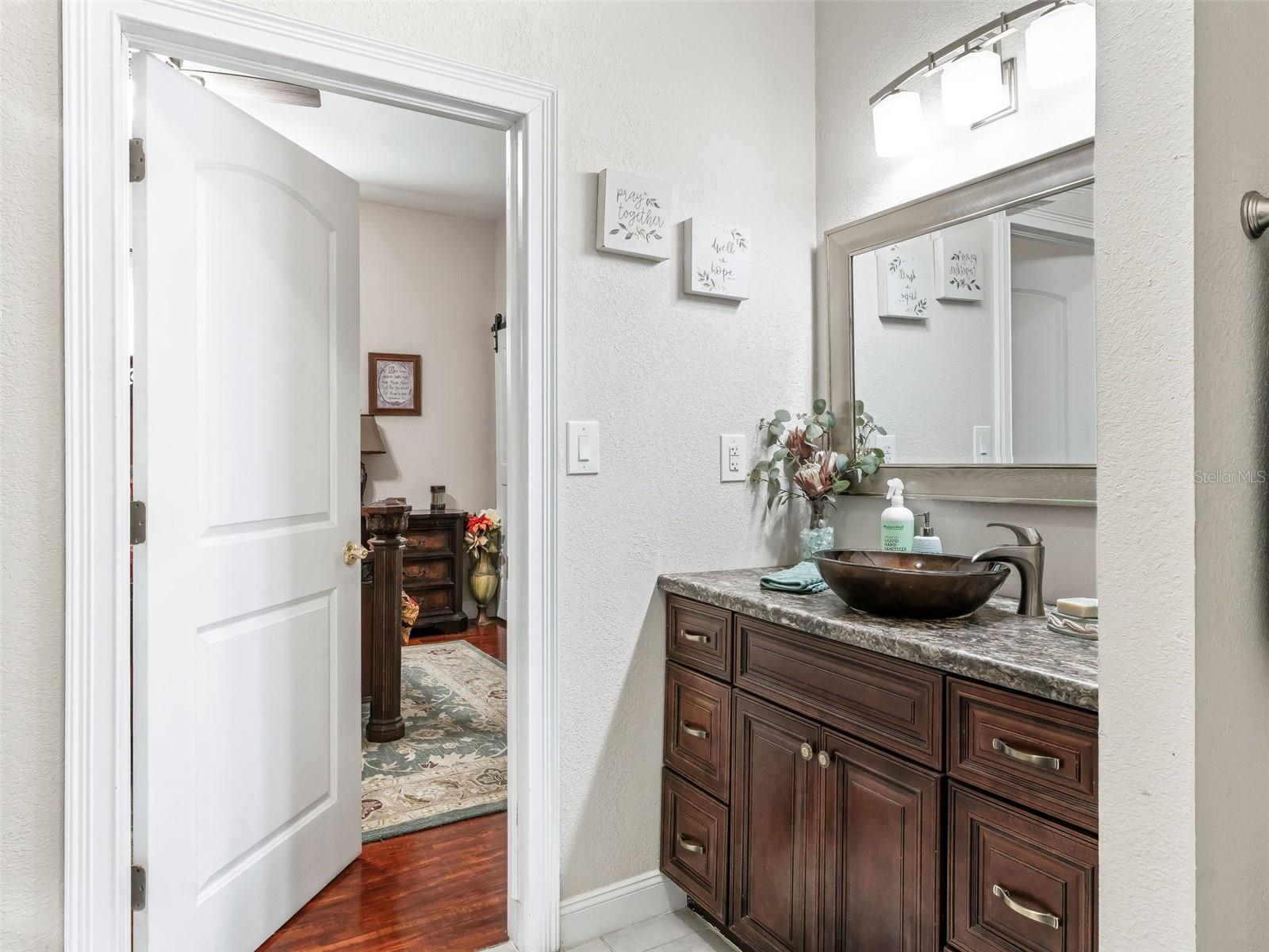 Image 25 of 63 For 7157 Knoxville Dr