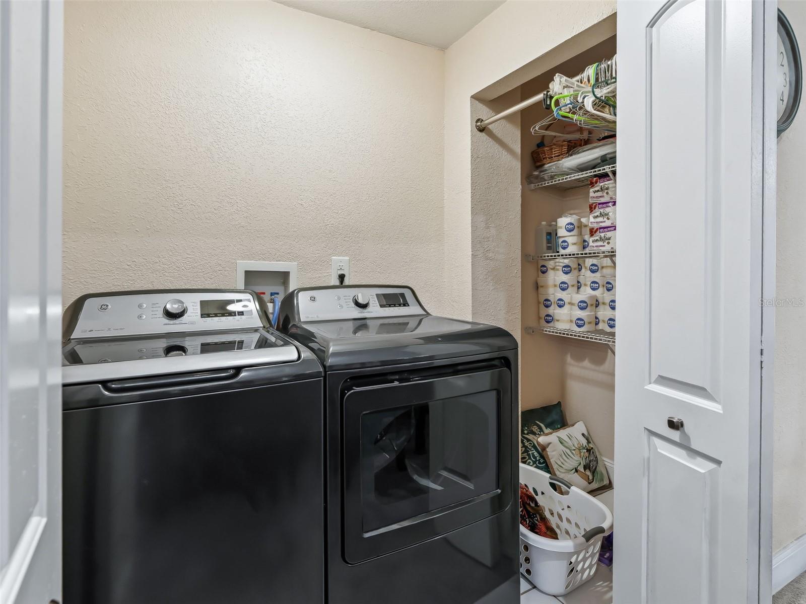 Image 27 of 63 For 7157 Knoxville Dr
