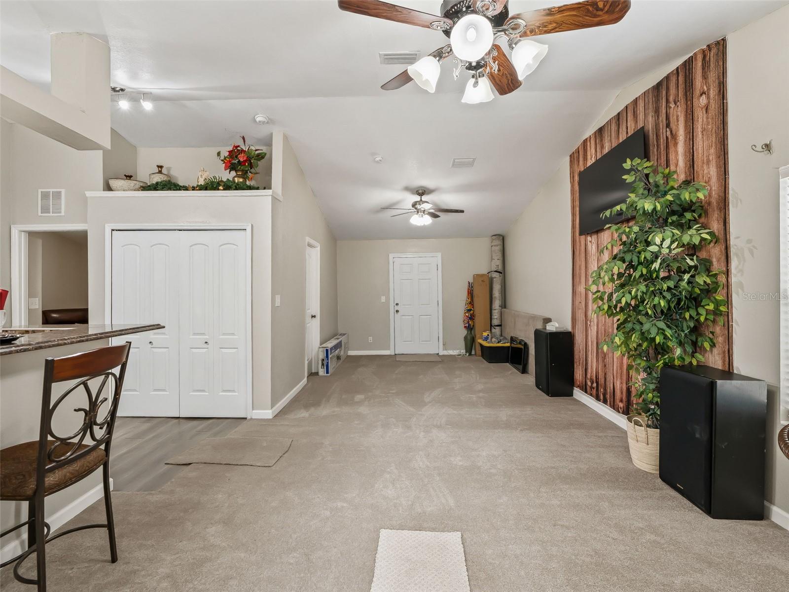 Image 32 of 63 For 7157 Knoxville Dr