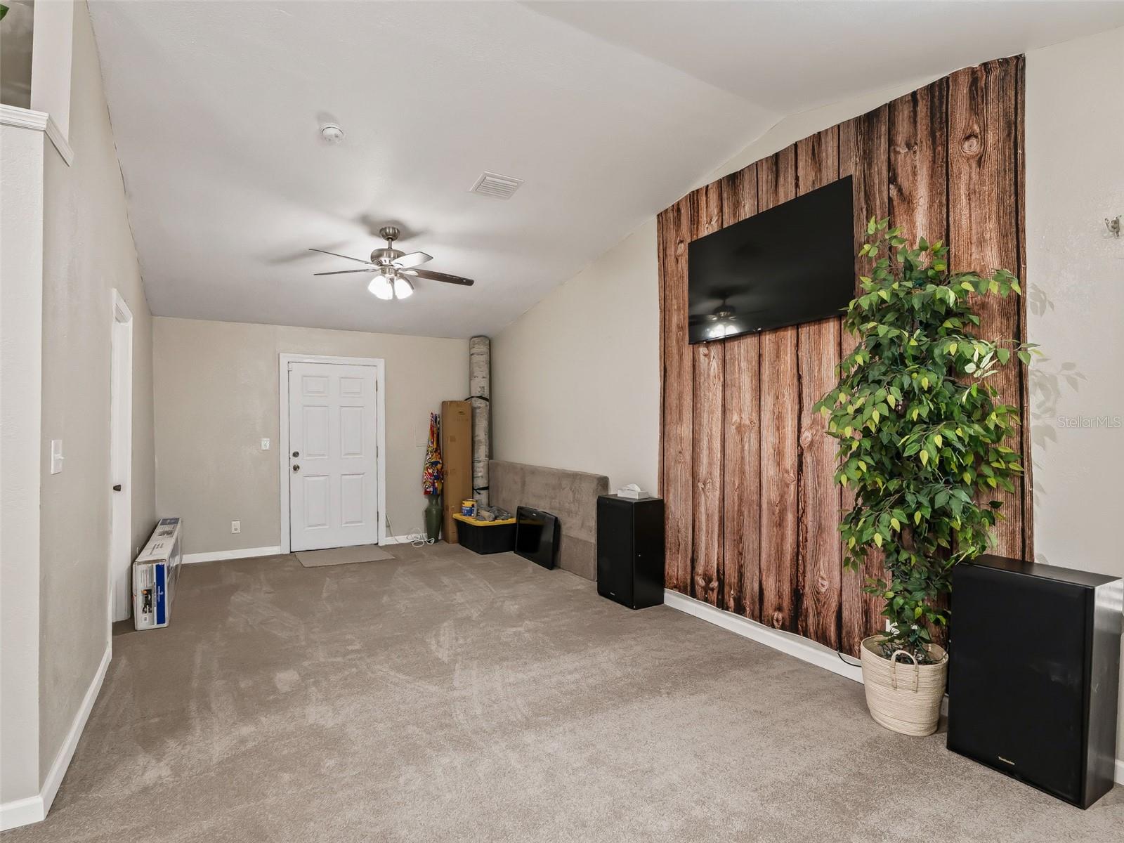 Image 33 of 63 For 7157 Knoxville Dr