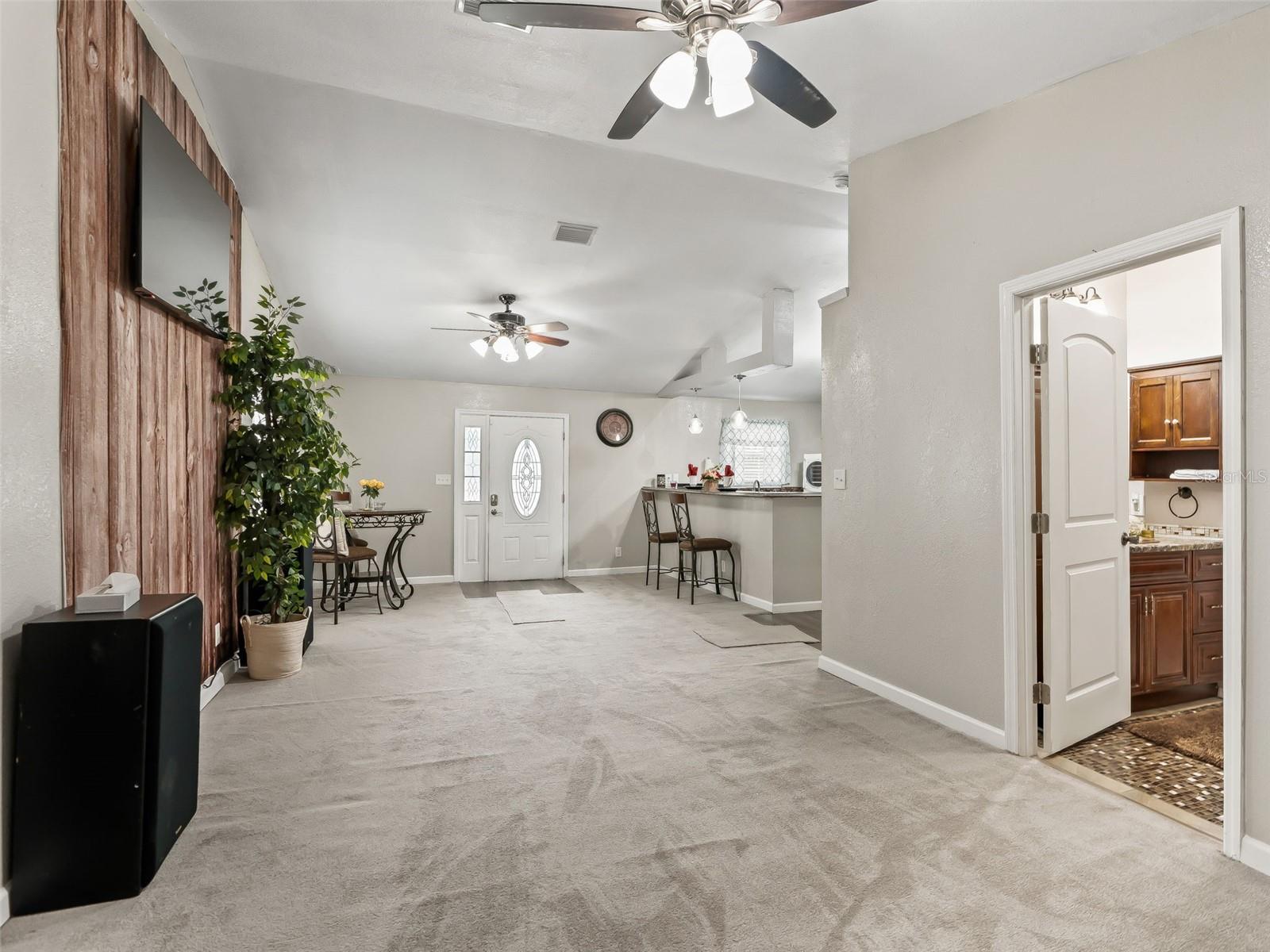 Image 34 of 63 For 7157 Knoxville Dr