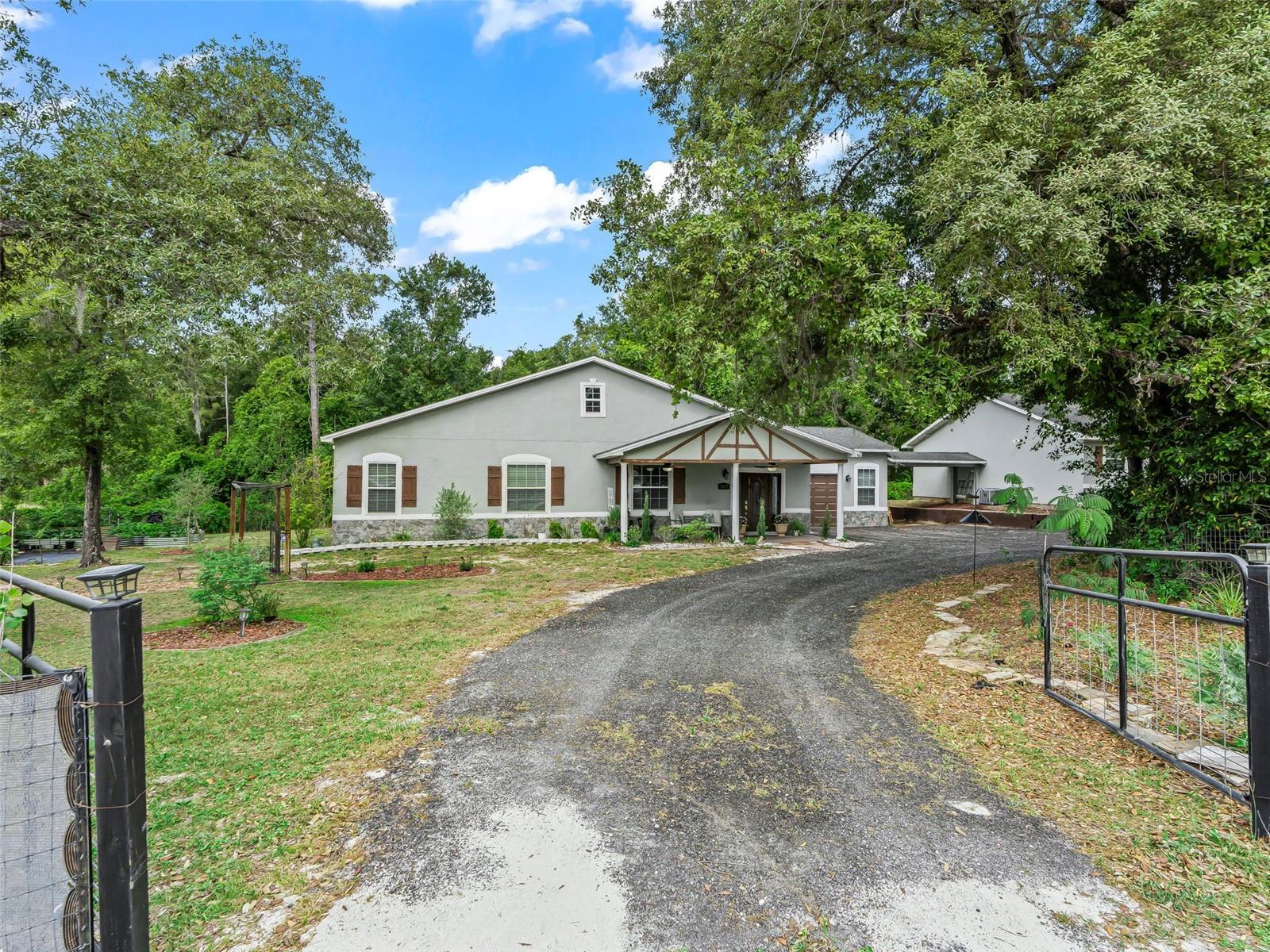 Image 4 of 63 For 7157 Knoxville Dr