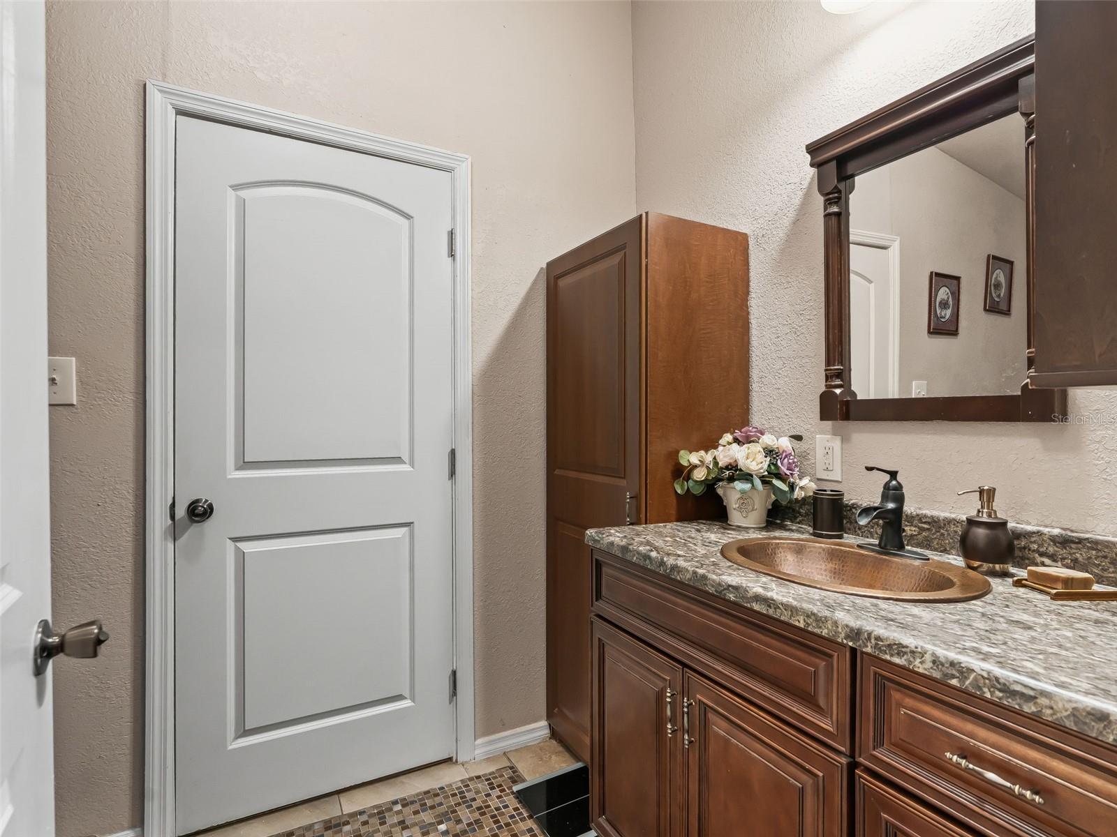 Image 41 of 63 For 7157 Knoxville Dr