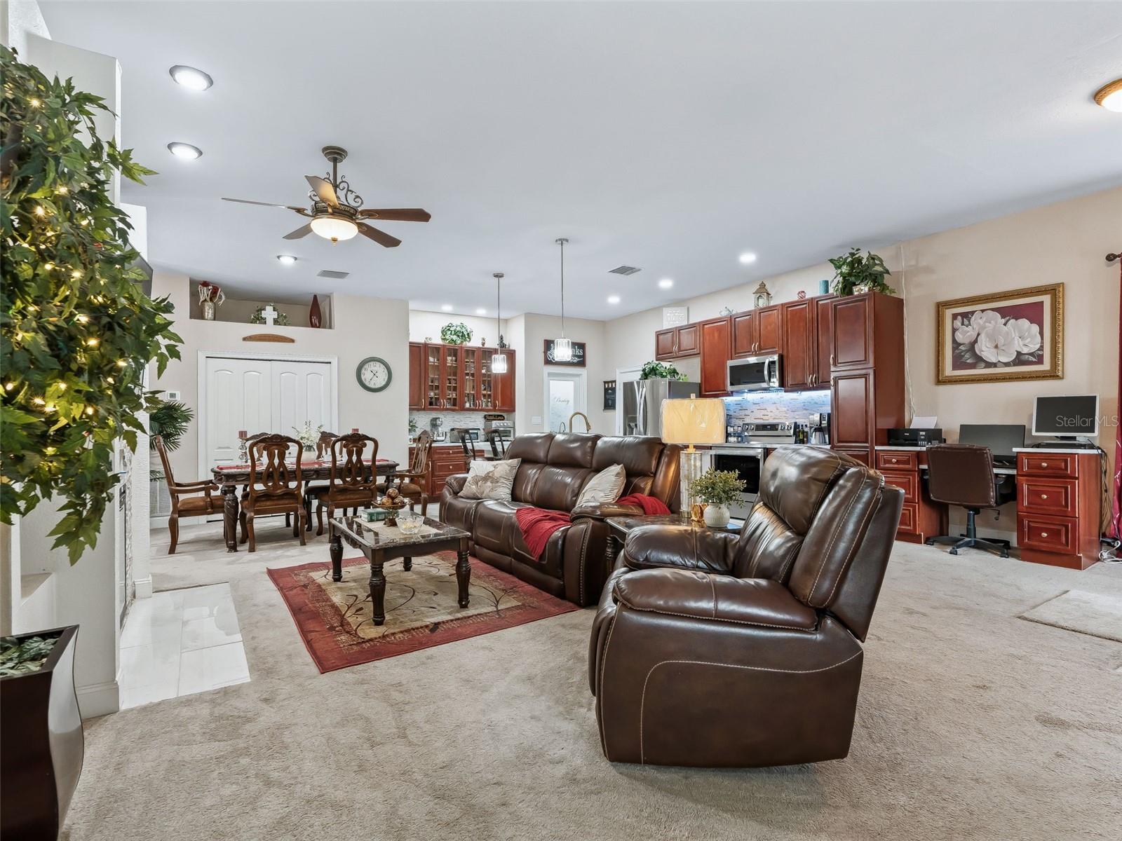 Image 8 of 63 For 7157 Knoxville Dr