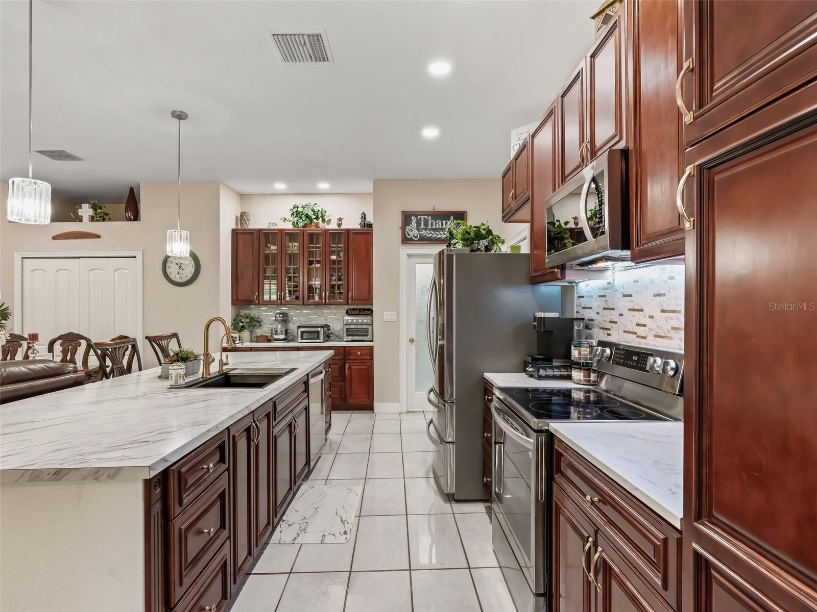 Image 9 of 63 For 7157 Knoxville Dr