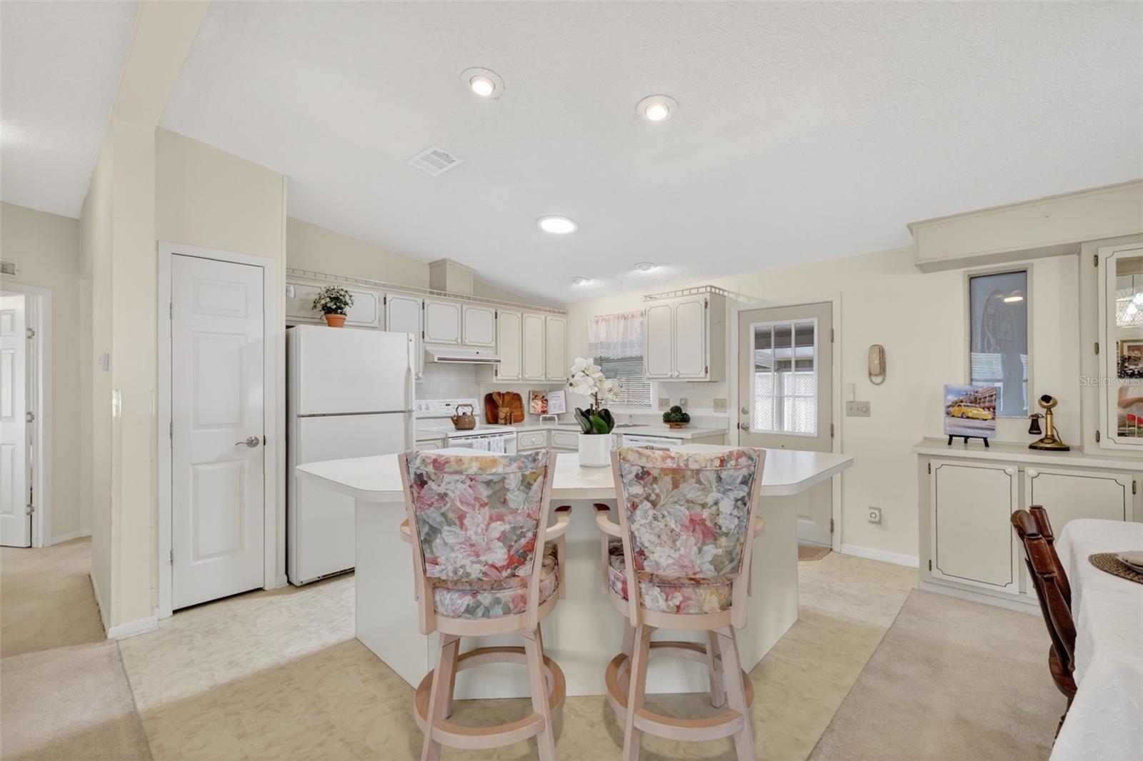 Image 13 of 44 For 706 Tangerine Drive