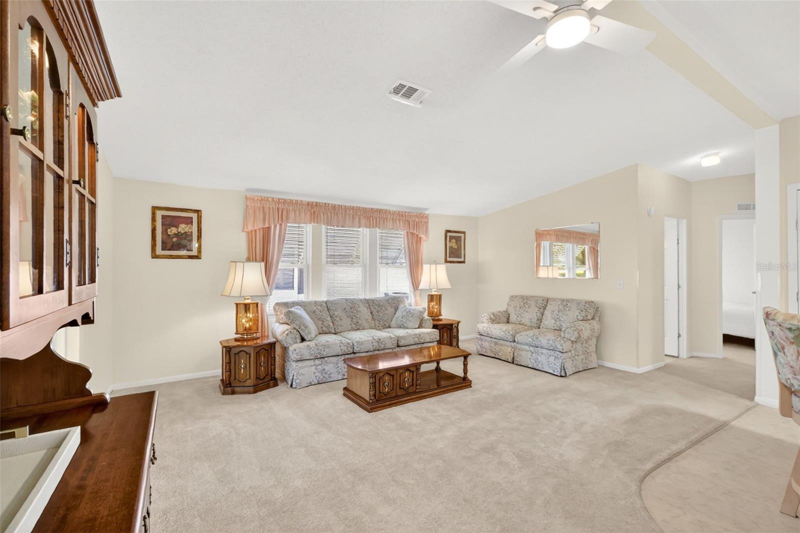 Image 3 of 44 For 706 Tangerine Drive