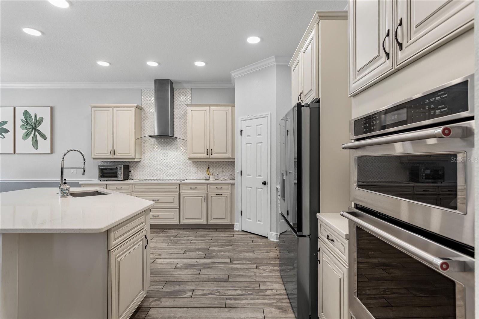 Image 12 of 31 For 12688 Salomon Cove Drive