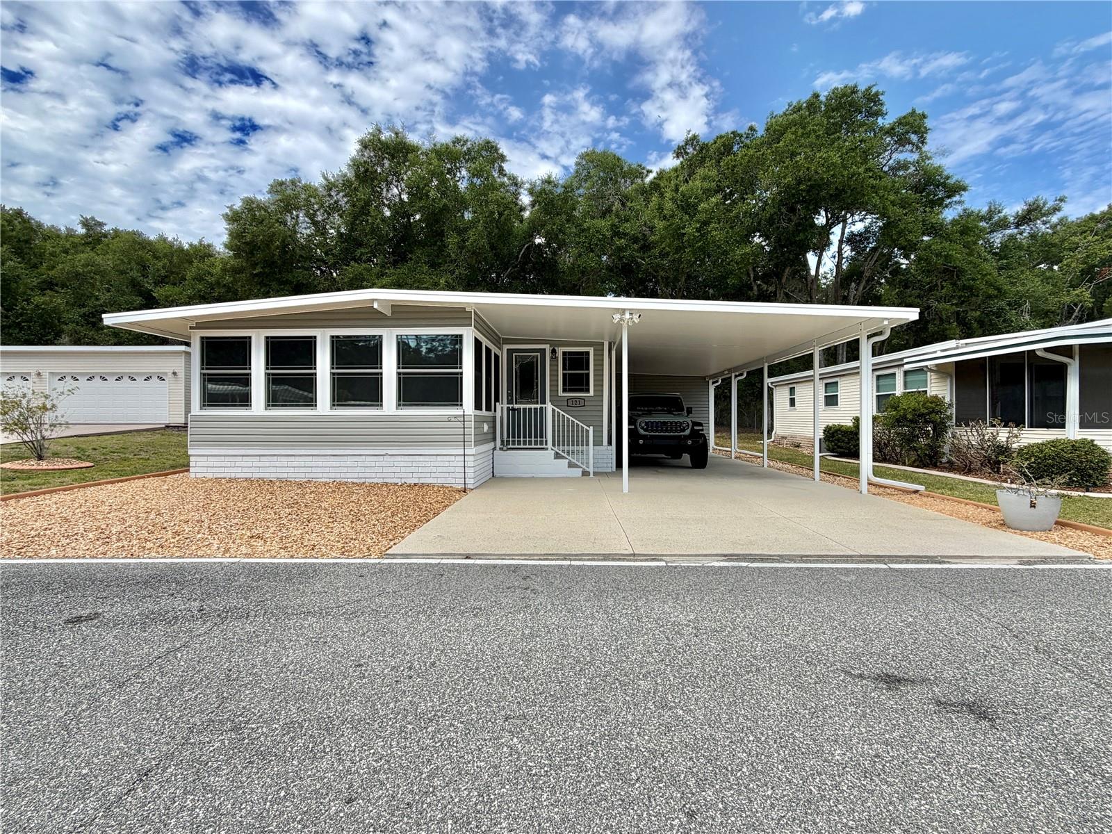 Details for 121 Tamarisk Way, LEESBURG, FL 34748