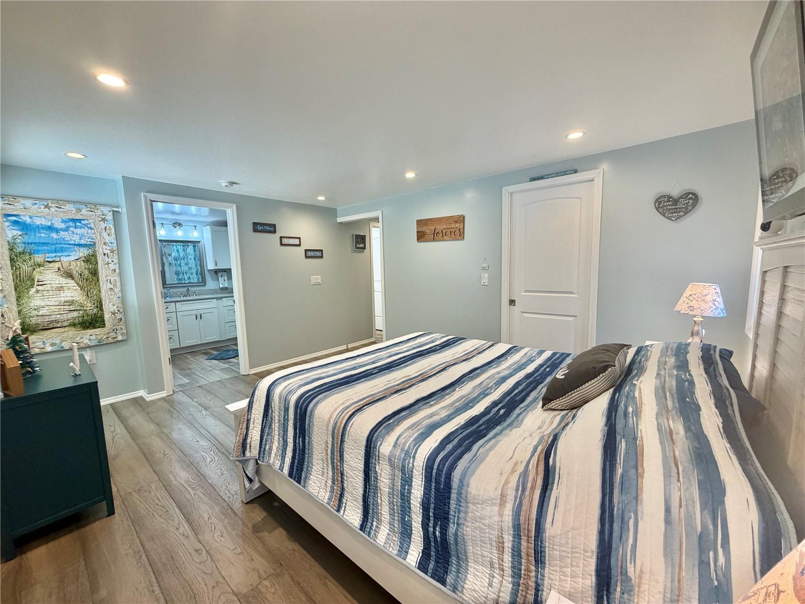 Image 31 of 60 For 121 Tamarisk Way