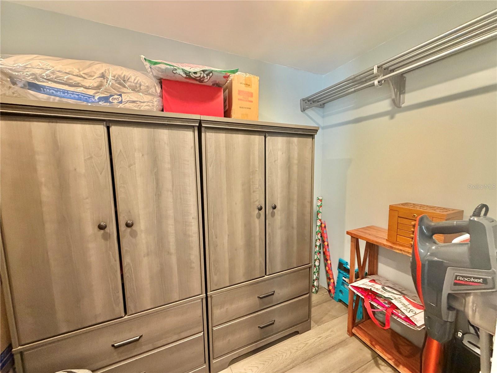 Image 33 of 60 For 121 Tamarisk Way