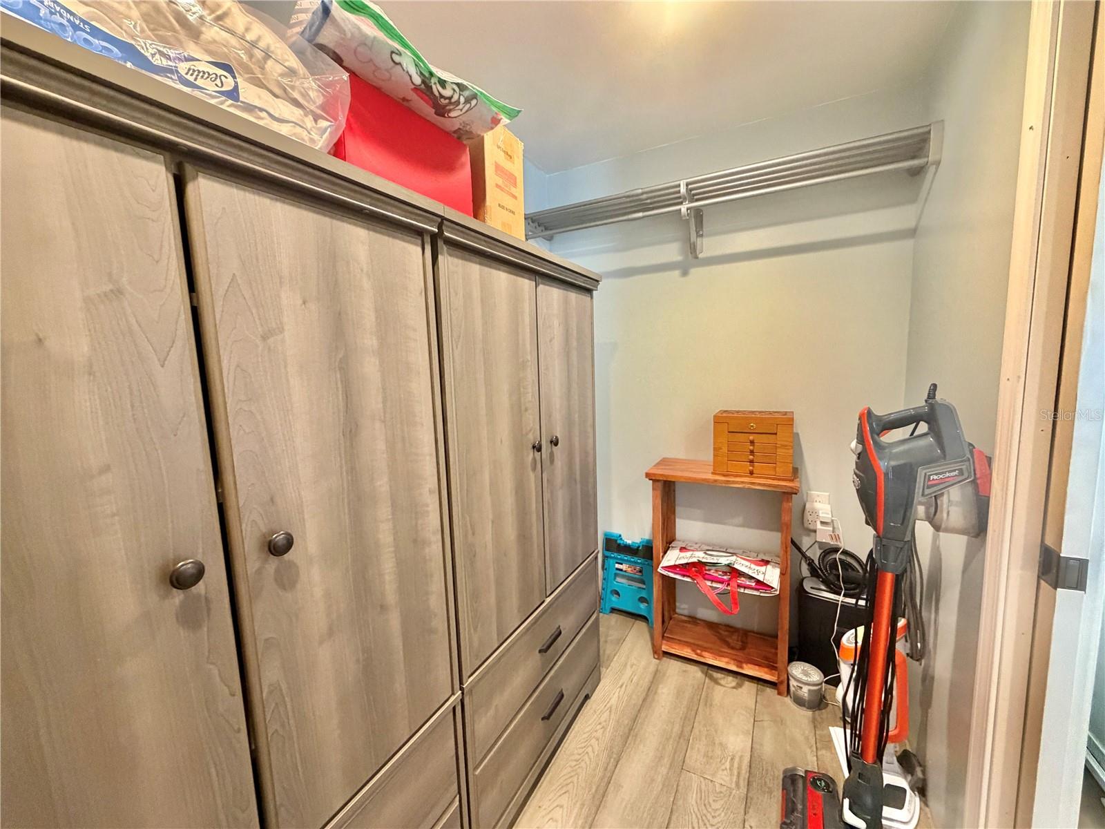 Image 34 of 60 For 121 Tamarisk Way